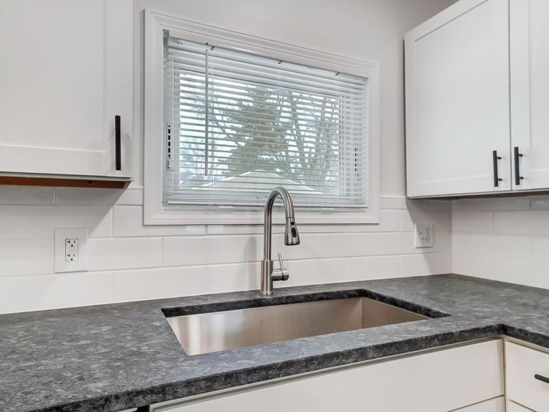 1896 Dyer Road, Grove City, OH 43123 Photo 4