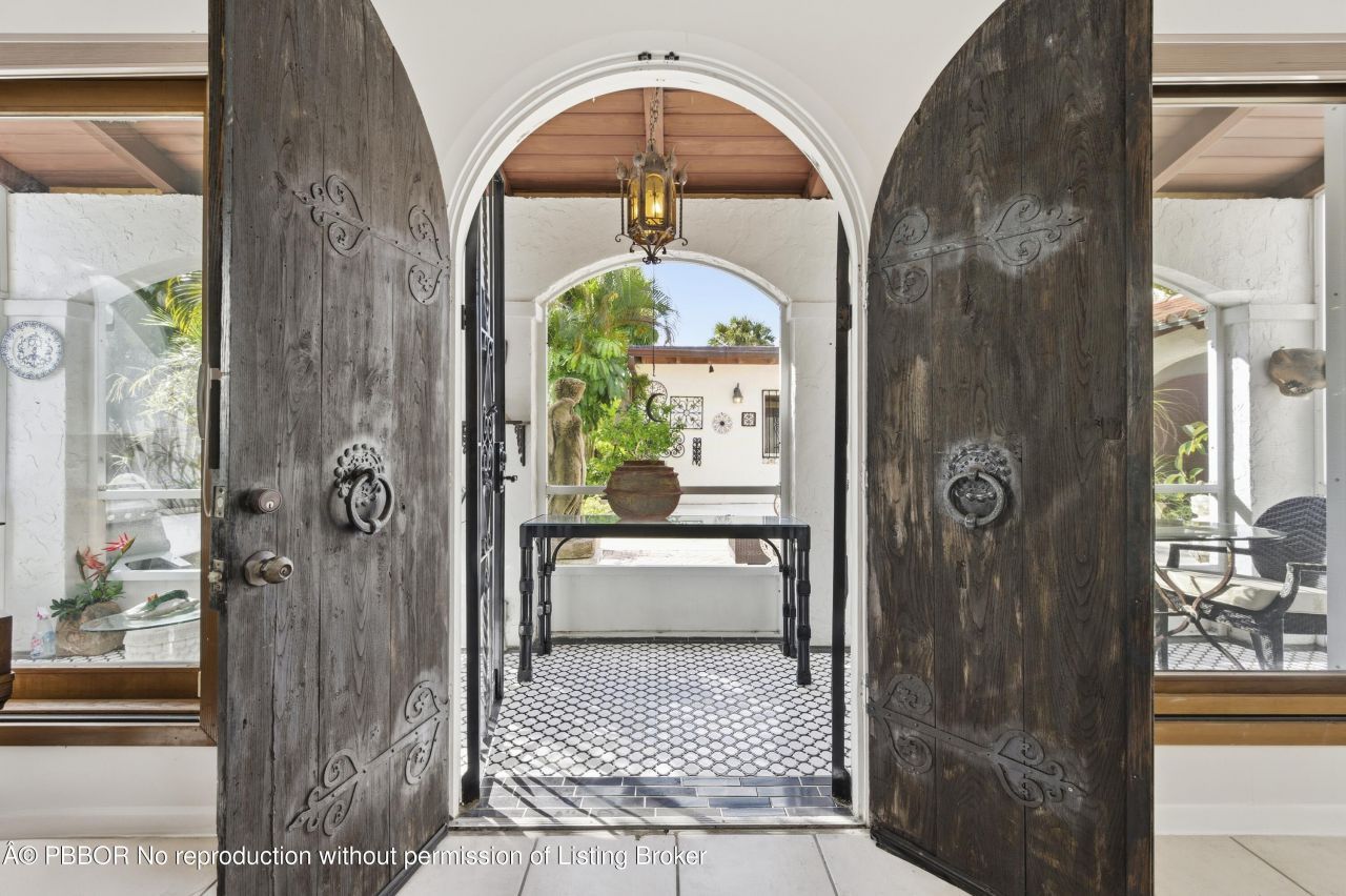 281 Granada Road, West Palm Beach, FL 33401 Photo