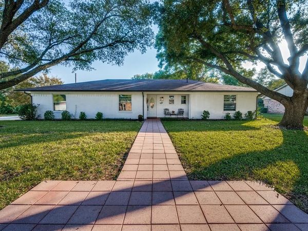 810 Darnell Avenue, Benbrook, TX 76126