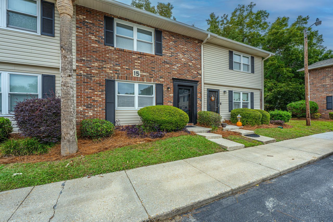 415 Parkdale Drive Photo 2