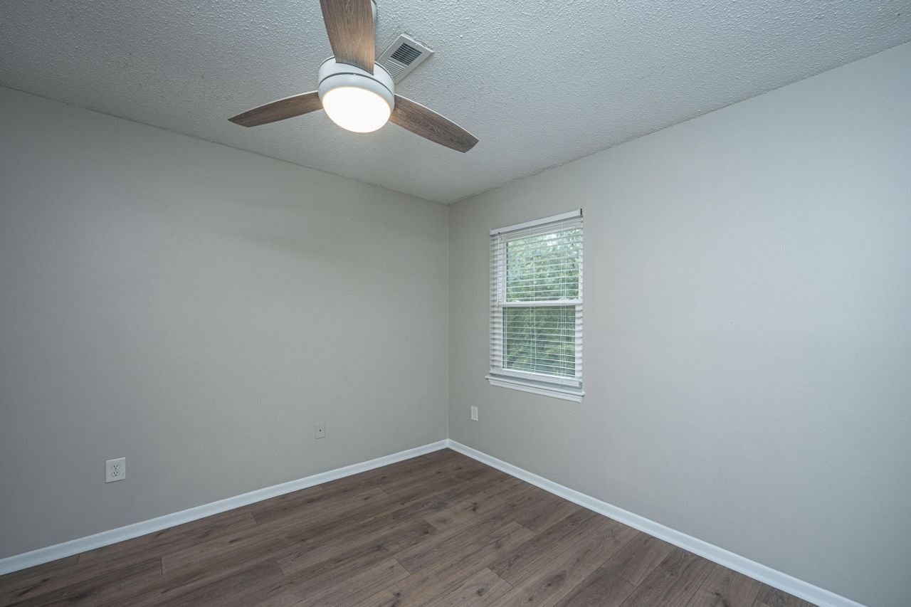 415 Parkdale Drive Photo 20