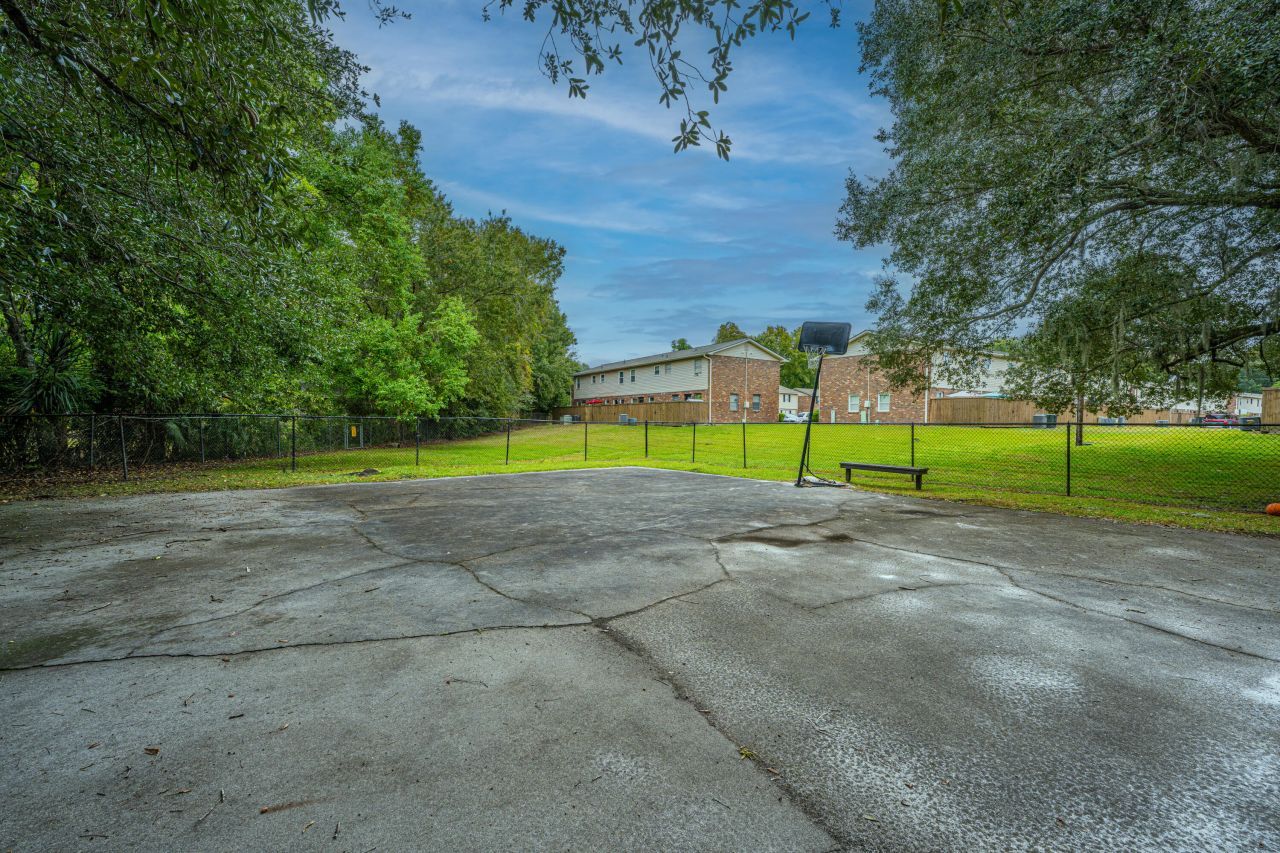 415 Parkdale Drive Photo 35