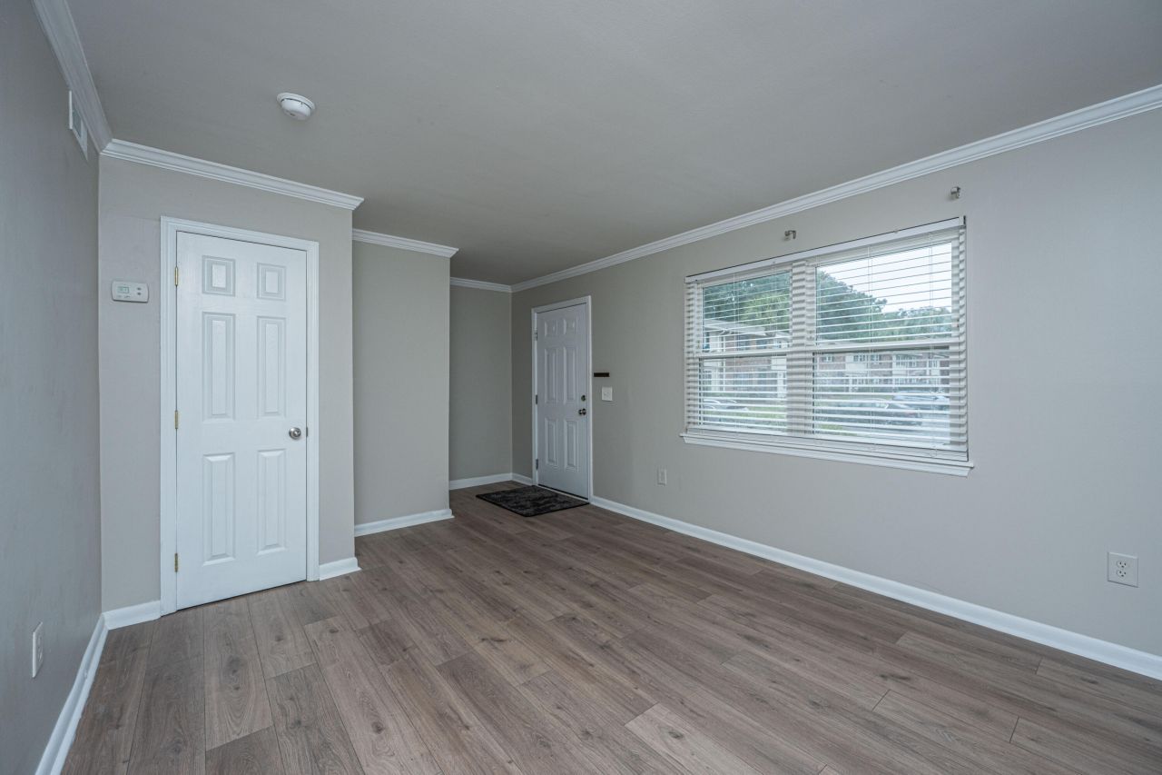 415 Parkdale Drive Photo 4