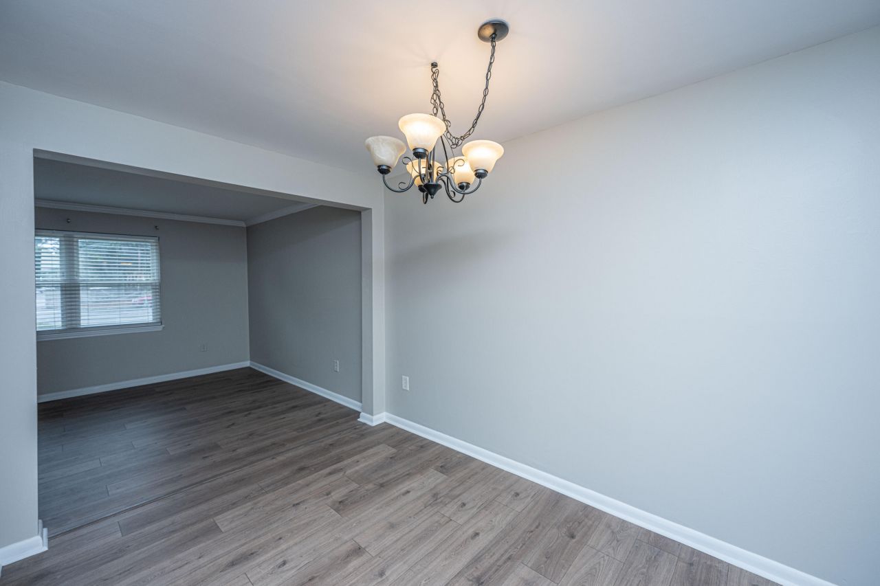 415 Parkdale Drive Photo 7