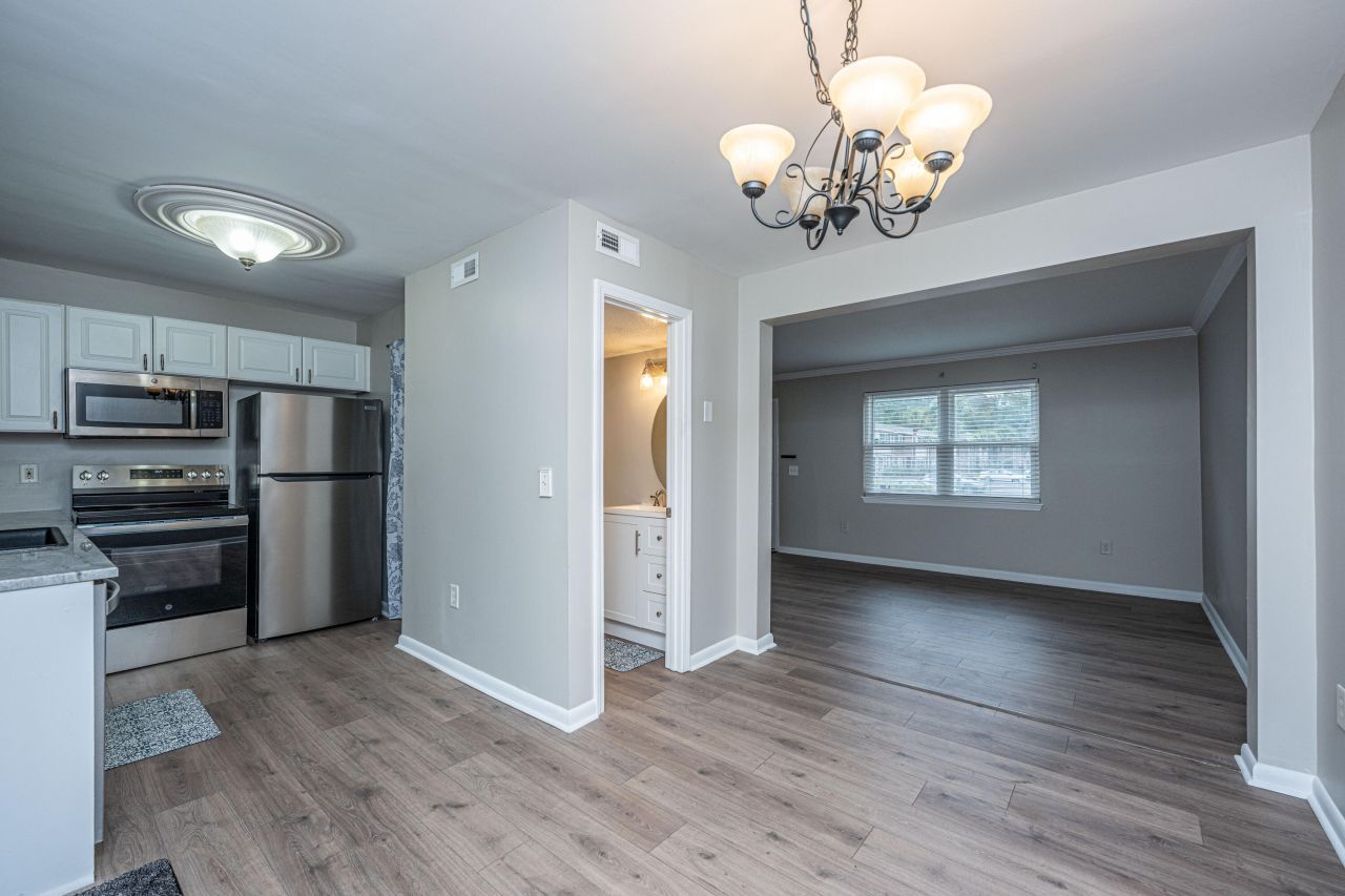 415 Parkdale Drive Photo 8