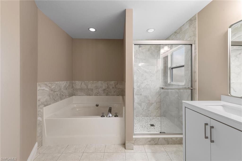 11528 Woodmount Ln, Estero, FL 33928 Photo