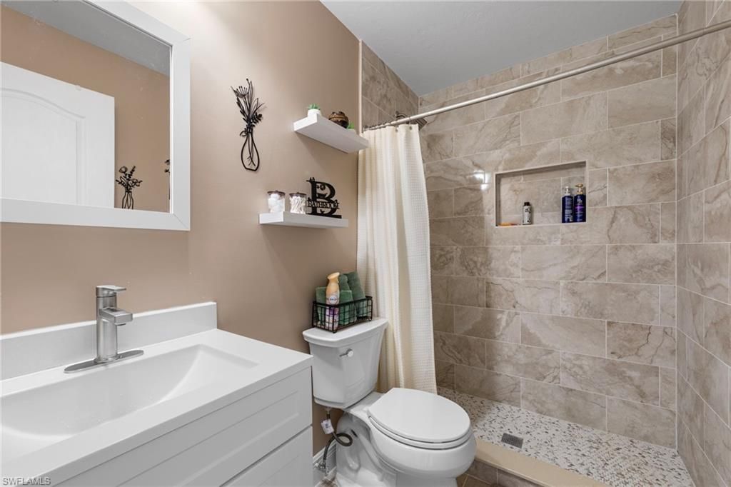 11528 Woodmount Ln, Estero, FL 33928 Photo