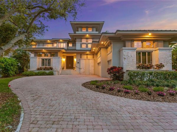 950 MONTEREY POINT NE, ST PETERSBURG, FL 33704