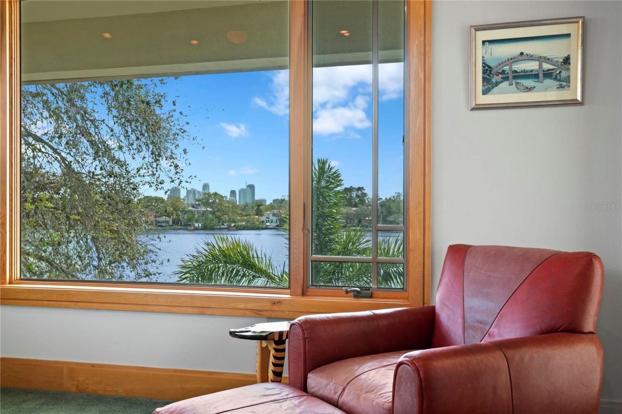 950 Monterey Point Ne, Saint Petersburg, FL 33704 Photo