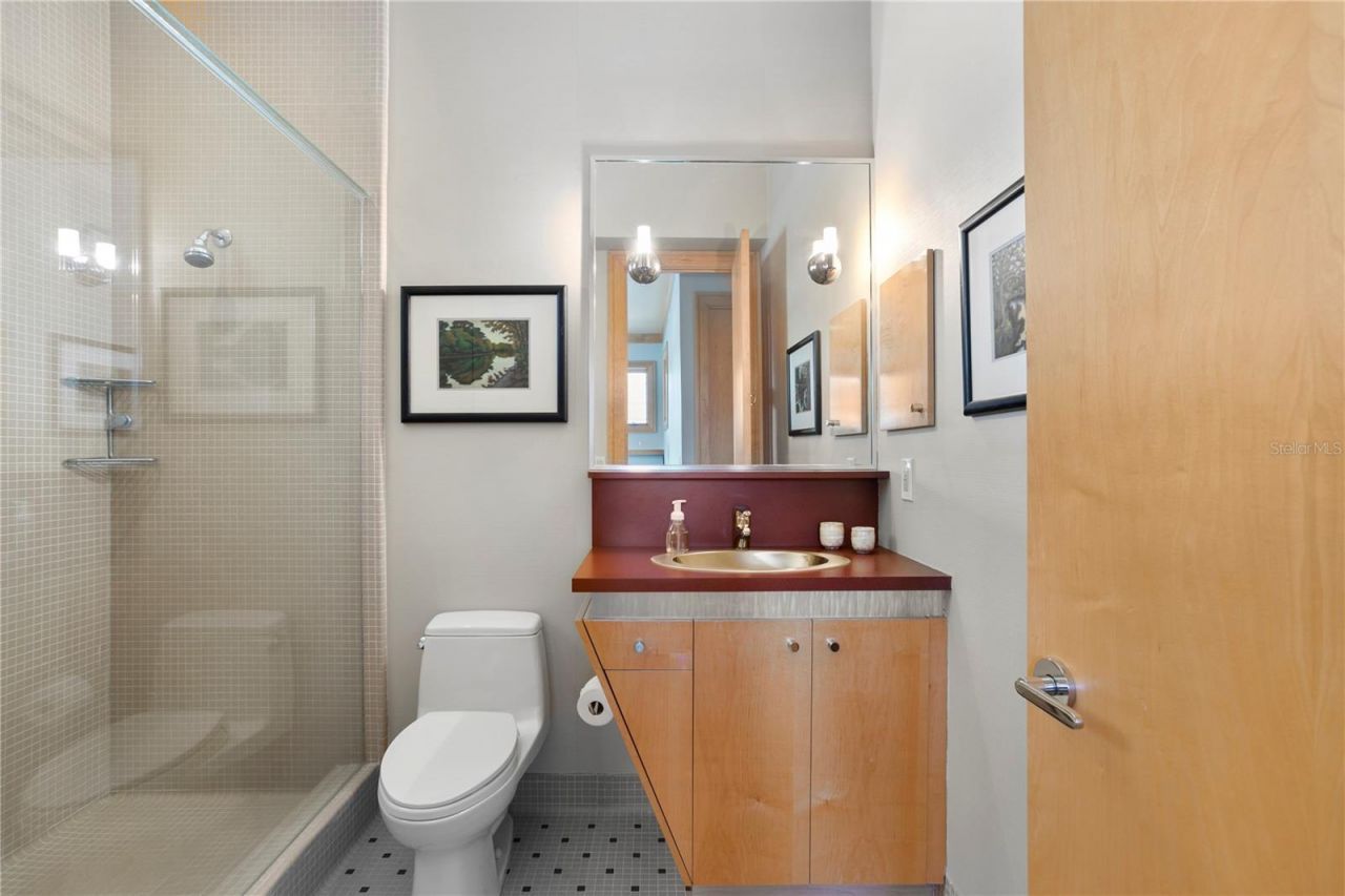 950 Monterey Point Ne, Saint Petersburg, FL 33704 Photo