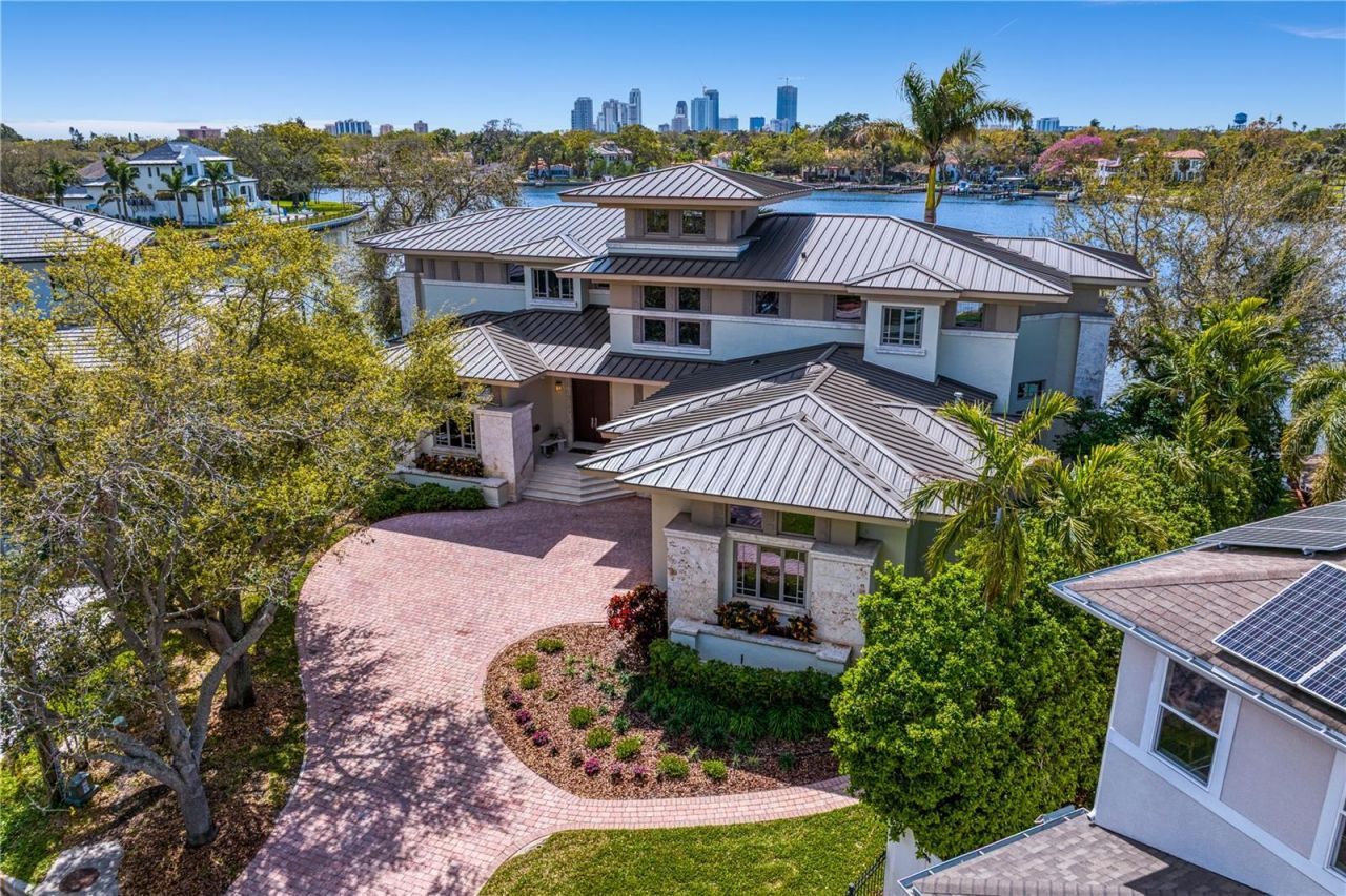 950 Monterey Point Ne, Saint Petersburg, FL 33704 Photo