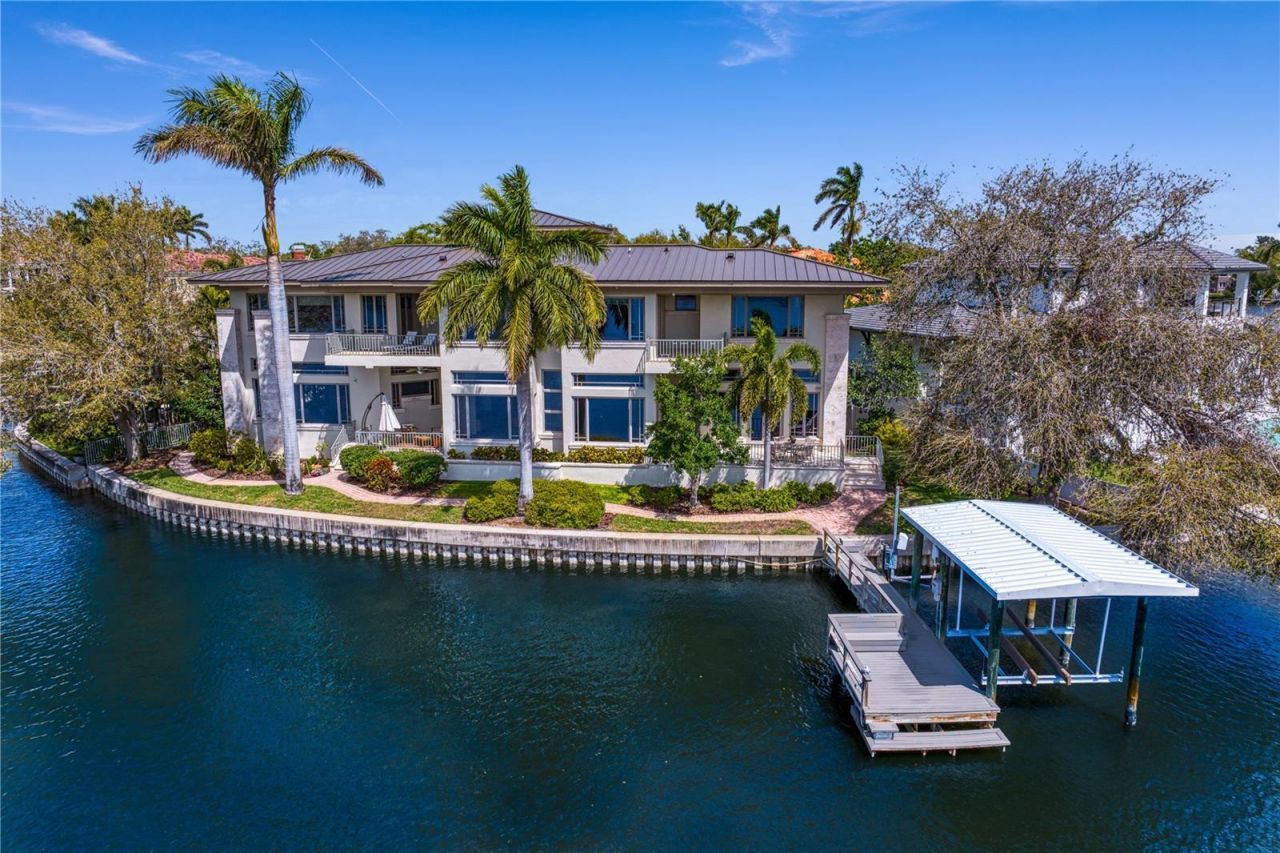 950 Monterey Point Ne, Saint Petersburg, FL 33704 Photo