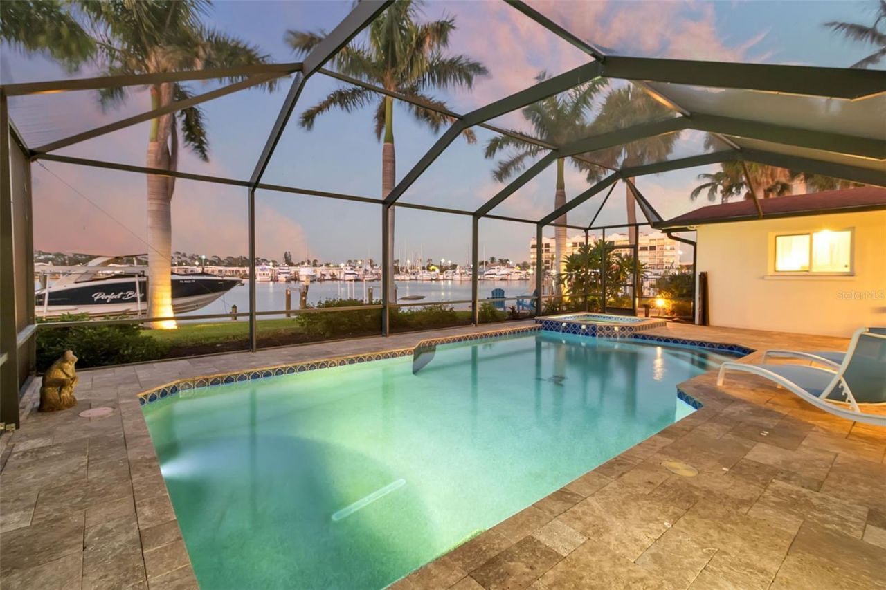 318 Nassau Street N, Venice, FL 34285 Photo