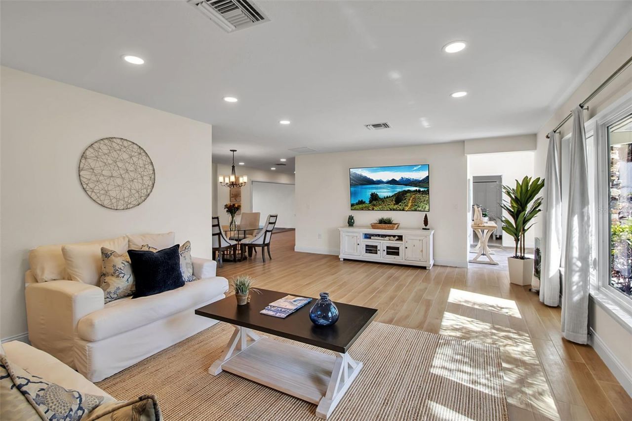 318 Nassau Street N, Venice, FL 34285 Photo