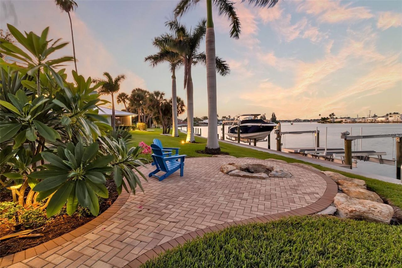 318 Nassau Street N, Venice, FL 34285 Photo