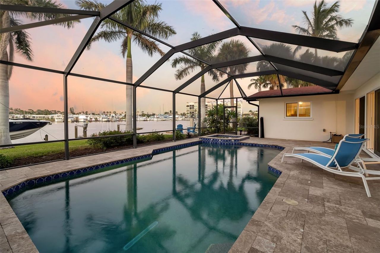 318 Nassau Street N, Venice, FL 34285 Photo