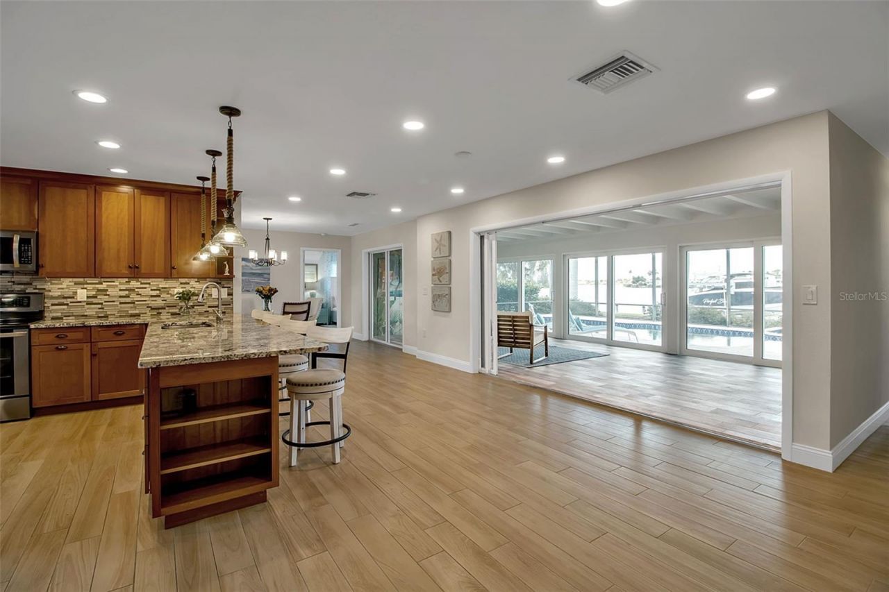 318 Nassau Street N, Venice, FL 34285 Photo