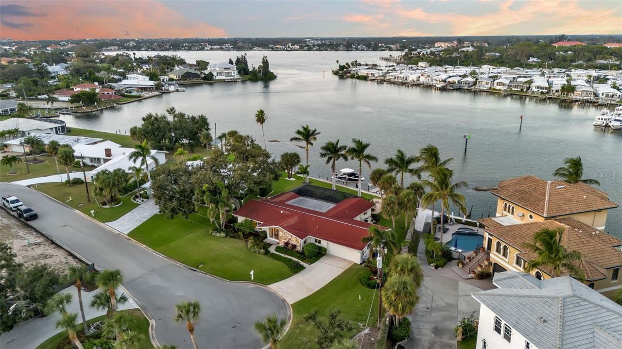 318 Nassau Street N, Venice, FL 34285 Photo