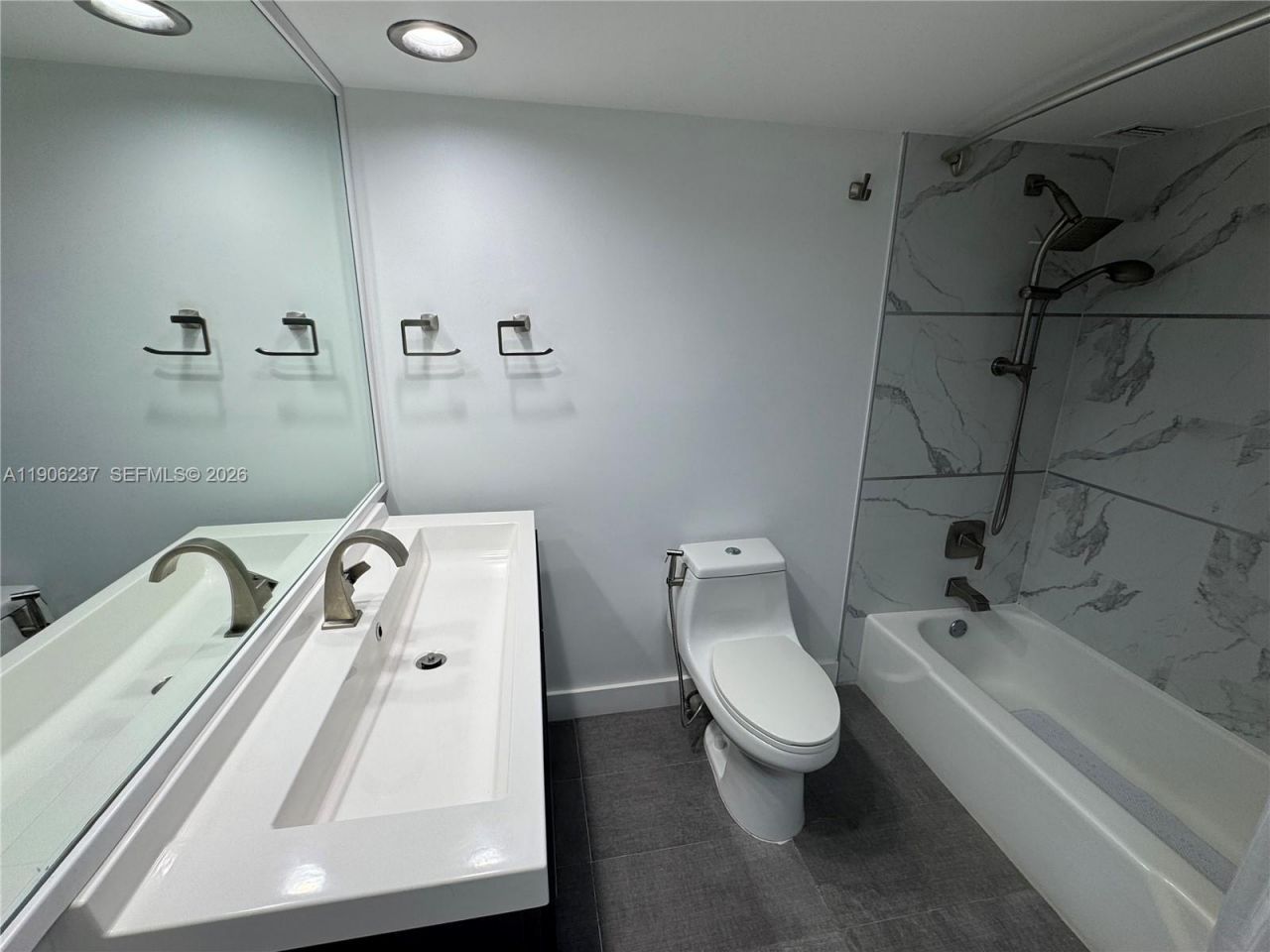 3300 N Palm Aire Dr, Unit 305, Pompano Beach, FL 33069 Photo