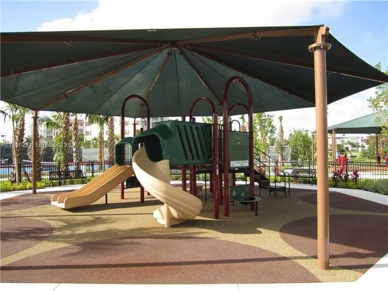 3300 N Palm Aire Dr, Unit 305, Pompano Beach, FL 33069 Photo