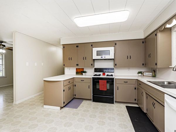 12463 Faucheux Rd, Gonzales, LA 70737