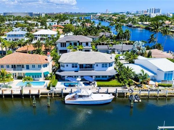 1580 SE 8th St, Deerfield Beach, FL 33441