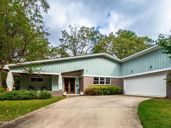 2216 Southwood Road, Jackson, MS 39211
