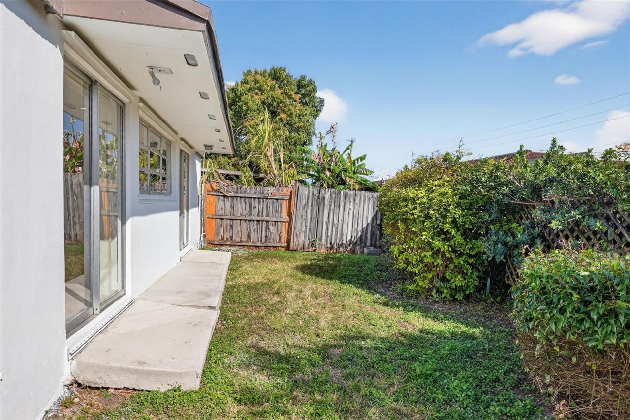 11530 SW 83rd Terrace, Miami, FL 33173 Photo