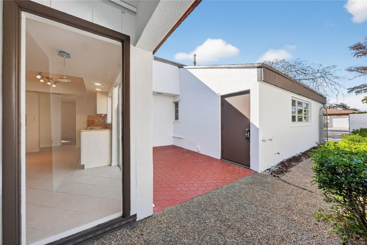 11530 SW 83rd Terrace, Miami, FL 33173 Photo