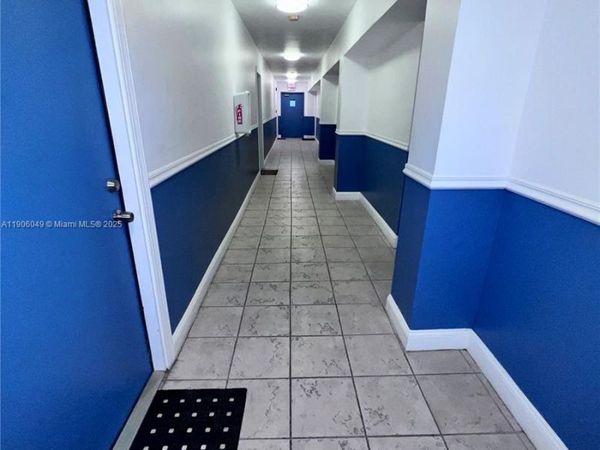 12290 NE 11th Ct, Unit 305, North Miami, FL 33161