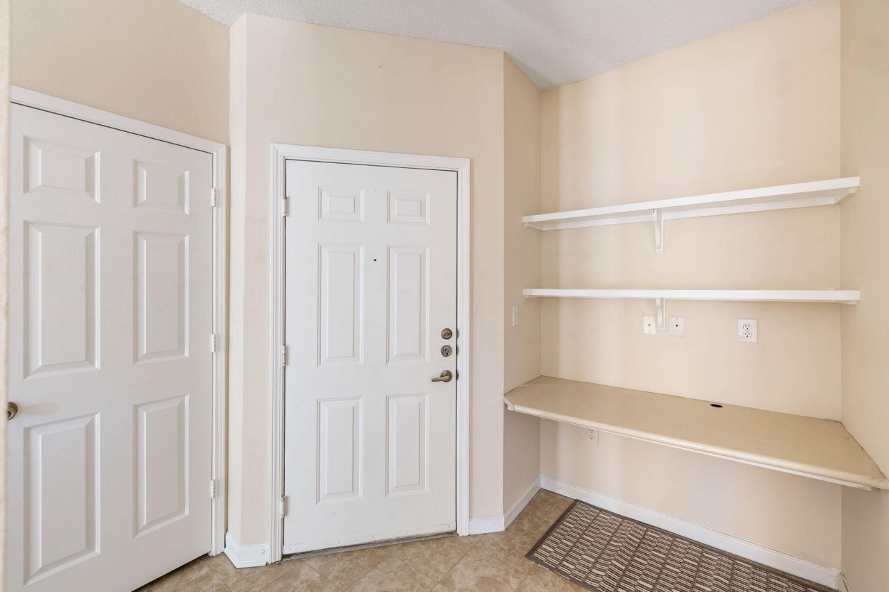 1914 Chatelain Way Photo 11