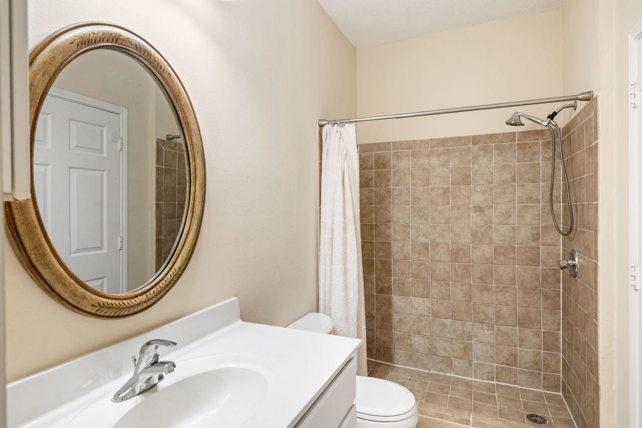 1914 Chatelain Way Photo 15