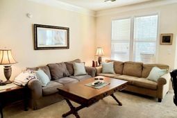 1914 Chatelain Way photo 4