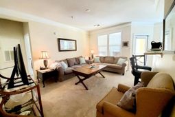 1914 Chatelain Way photo 4