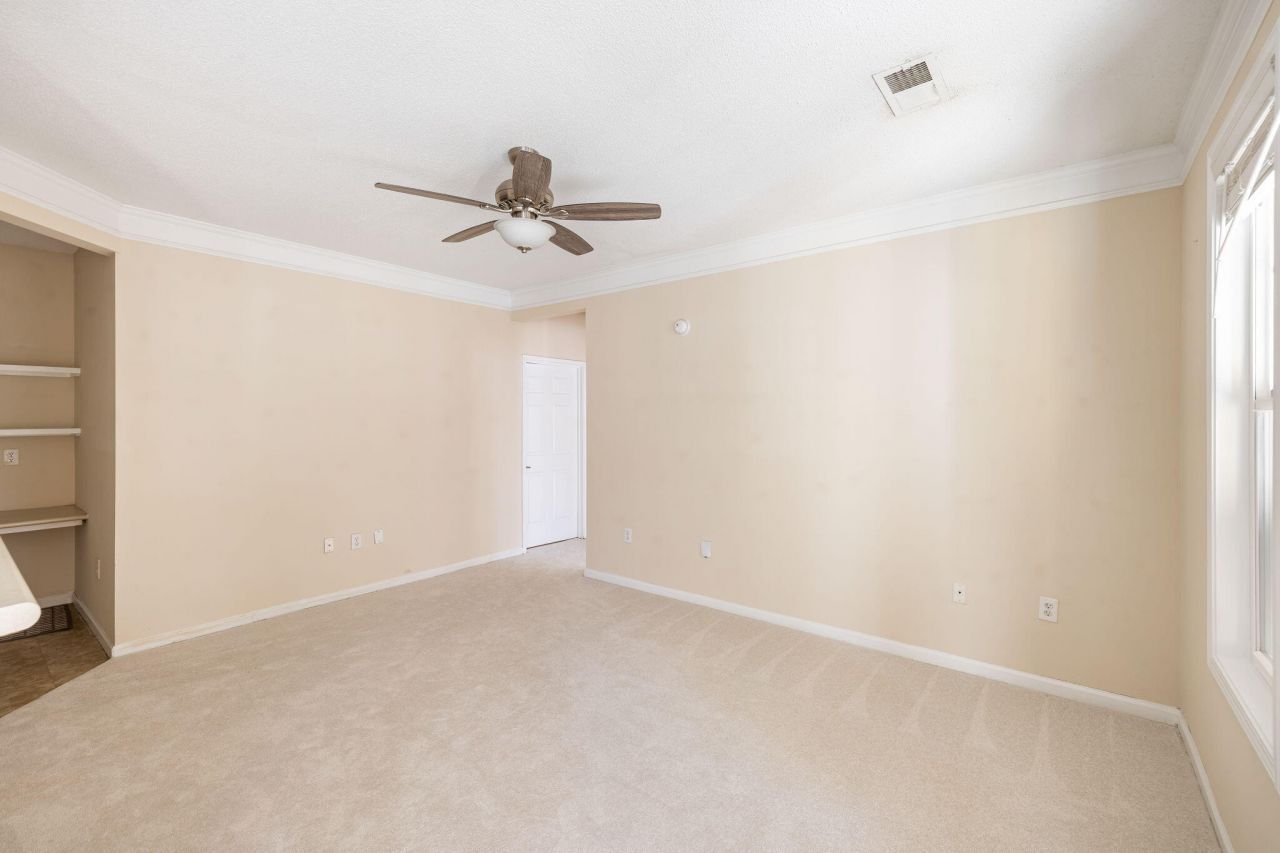 1914 Chatelain Way Photo 6