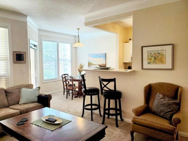 1914 Chatelain Way Photo 7