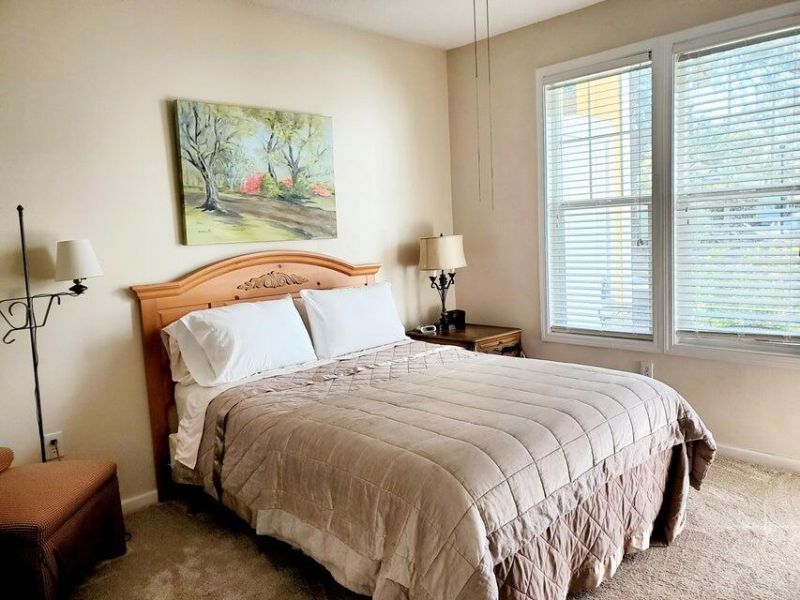 1914 Chatelain Way Photo 8