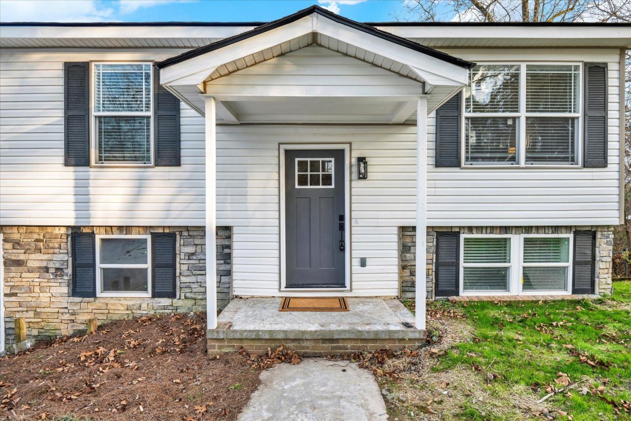 8434 W Crabtree Road, Hixson, TN 37343 Main Photo