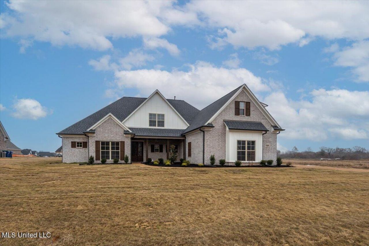 1722 Baisley Drive, Nesbit, MS 38651 Main Photo