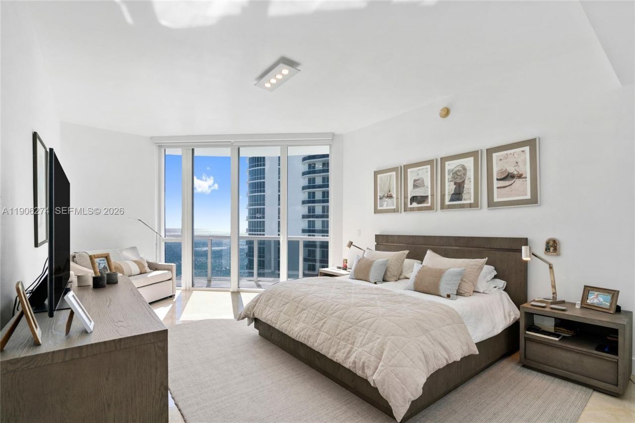 15901 Collins Ave, Unit 1206, Sunny Isles Beach, FL 33160 Photo