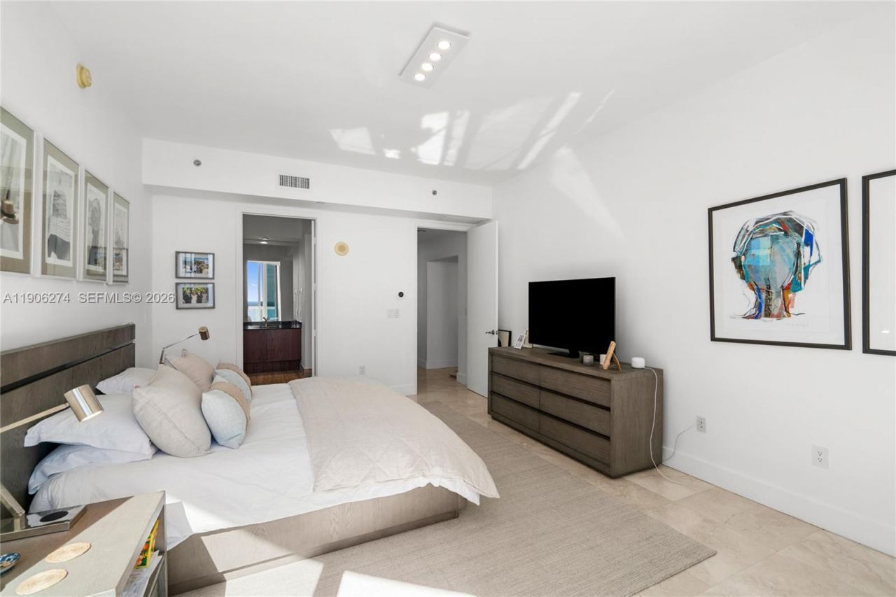 15901 Collins Ave, Unit 1206, Sunny Isles Beach, FL 33160 Photo