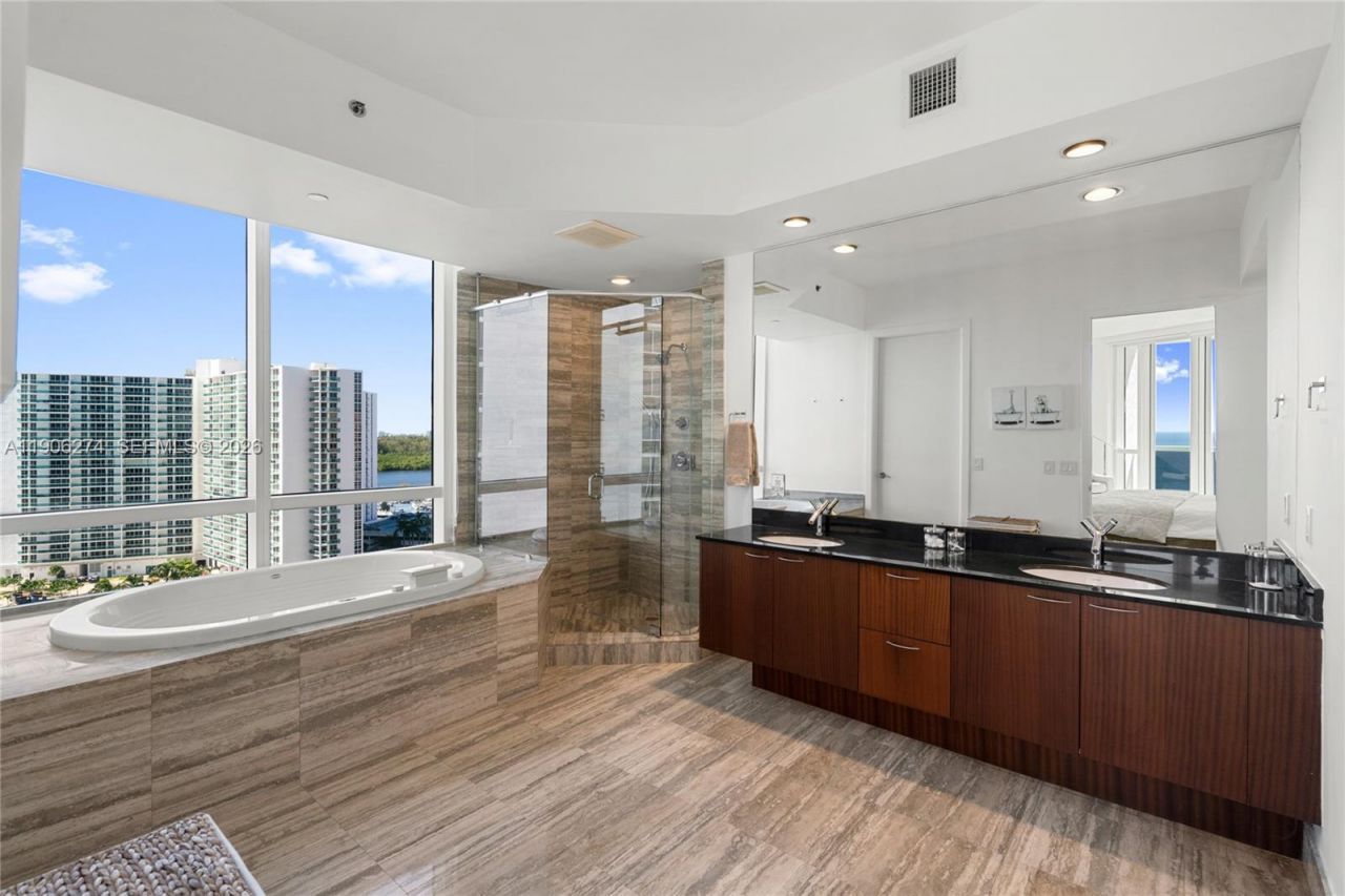 15901 Collins Ave, Unit 1206, Sunny Isles Beach, FL 33160 Photo