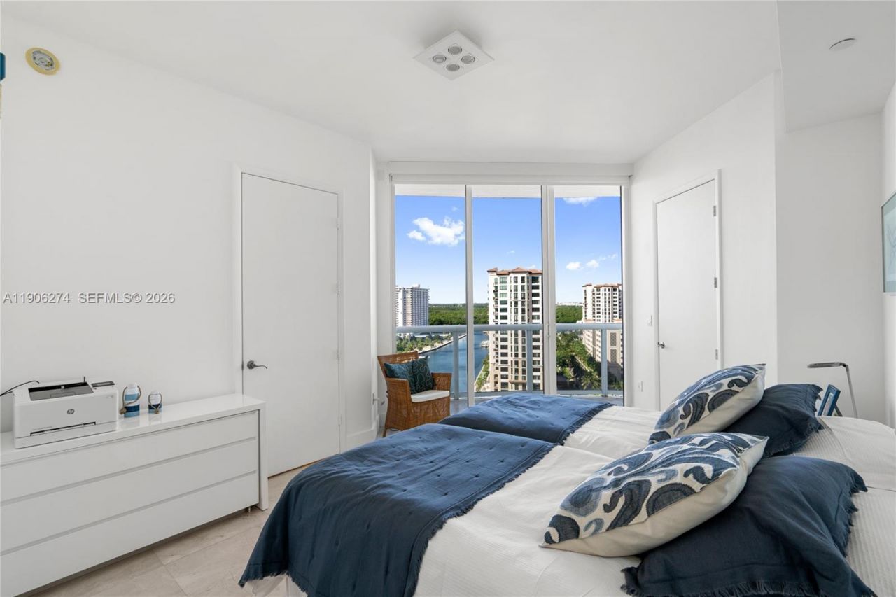 15901 Collins Ave, Unit 1206, Sunny Isles Beach, FL 33160 Photo
