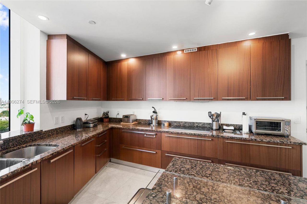 15901 Collins Ave, Unit 1206, Sunny Isles Beach, FL 33160 Photo