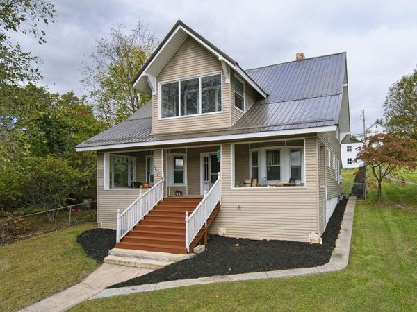 348 W Main St, Ronceverte, WV 24970