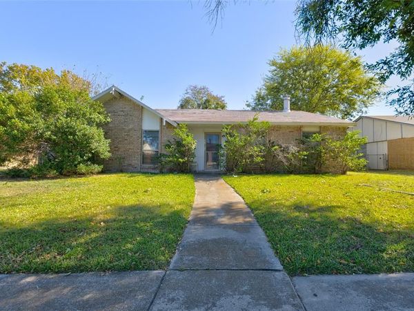 1833 Clark Trail, Grand Prairie, TX 75052