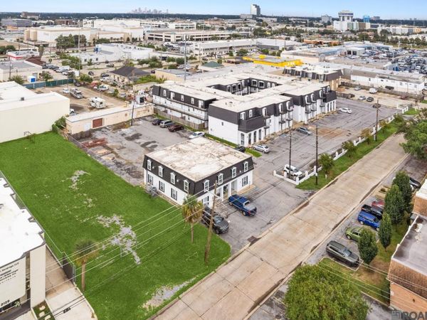 Edenborn Ave, Metairie, LA 70002