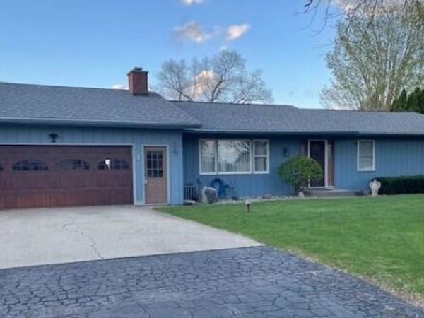 232 Lyn Brook Drive, Coldwater, MI 49036
