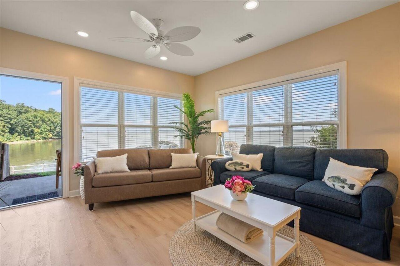 507 Ballard Lane Photo 25