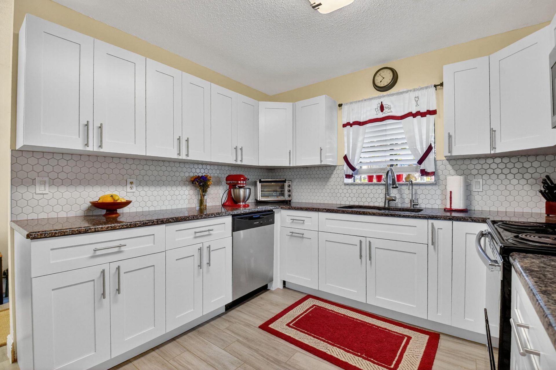 211 Meadows Drive, Boynton Beach, FL 33436 Photo